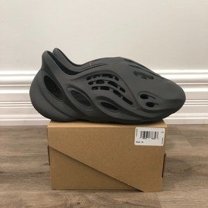 Yeezy Foam RNR Carbon